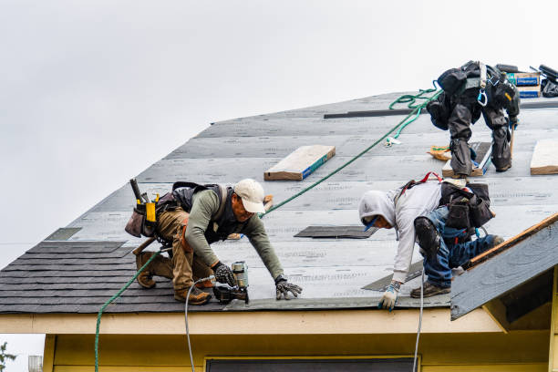 Professional Gutter Installation technician working in Eatonville, FL